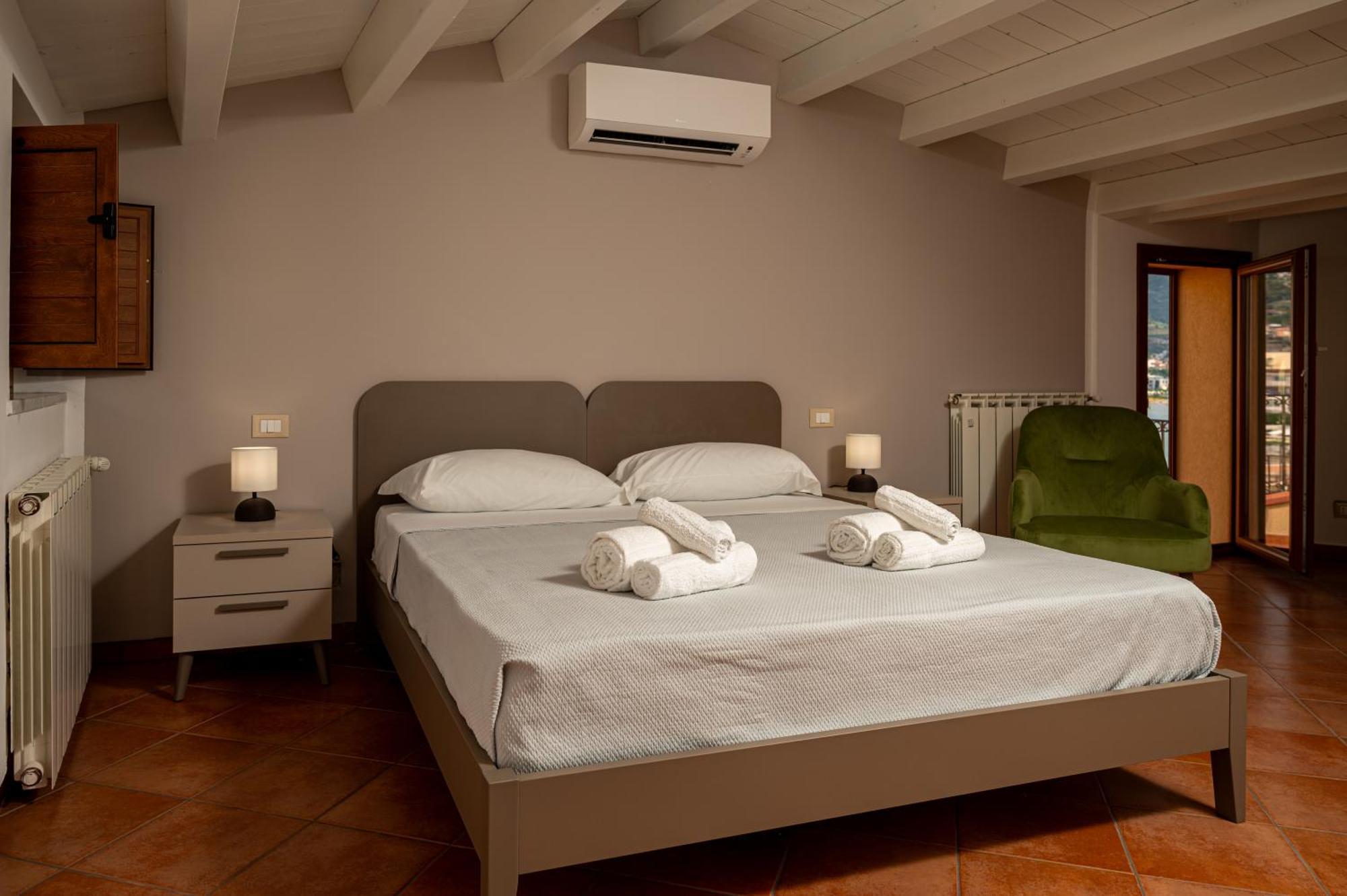 Casa Vacanze Tramonto Alla Marina Чефалу Екстериор снимка