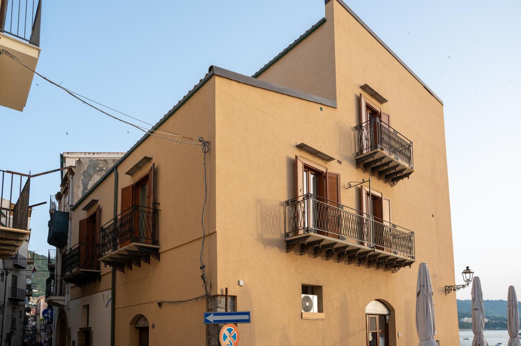 Casa Vacanze Tramonto Alla Marina Чефалу Екстериор снимка