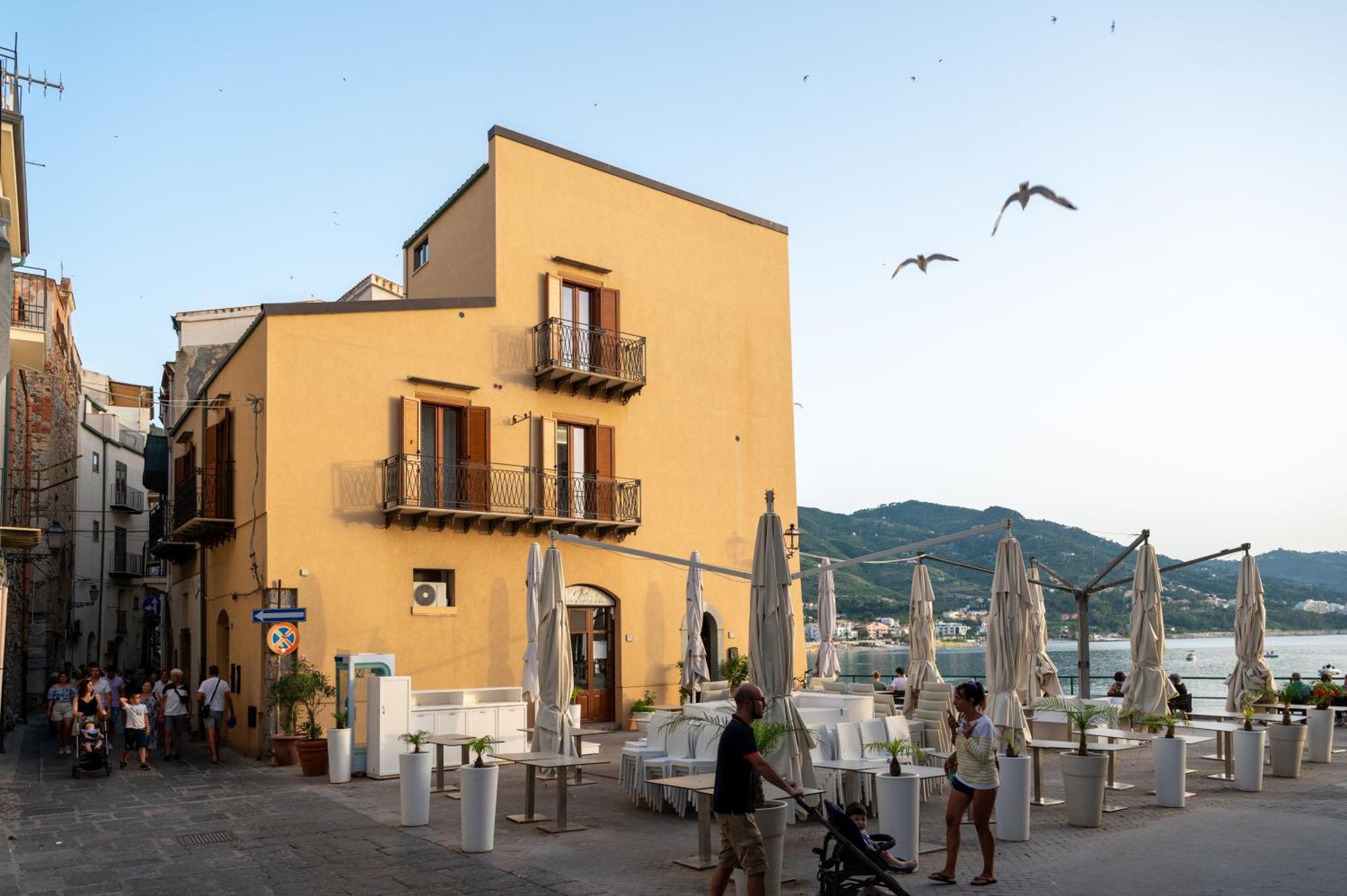 Casa Vacanze Tramonto Alla Marina Чефалу Екстериор снимка