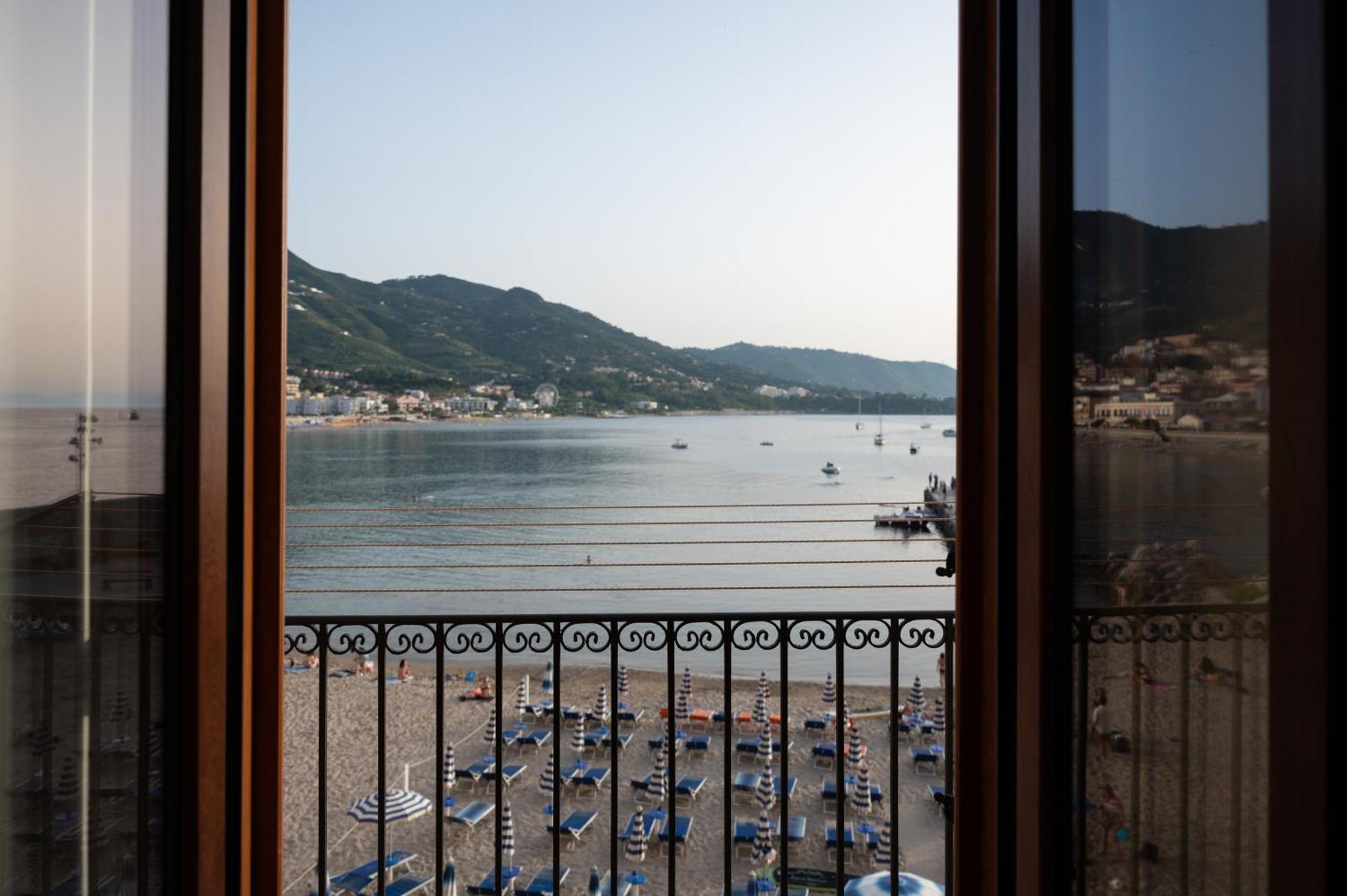Casa Vacanze Tramonto Alla Marina Чефалу Екстериор снимка