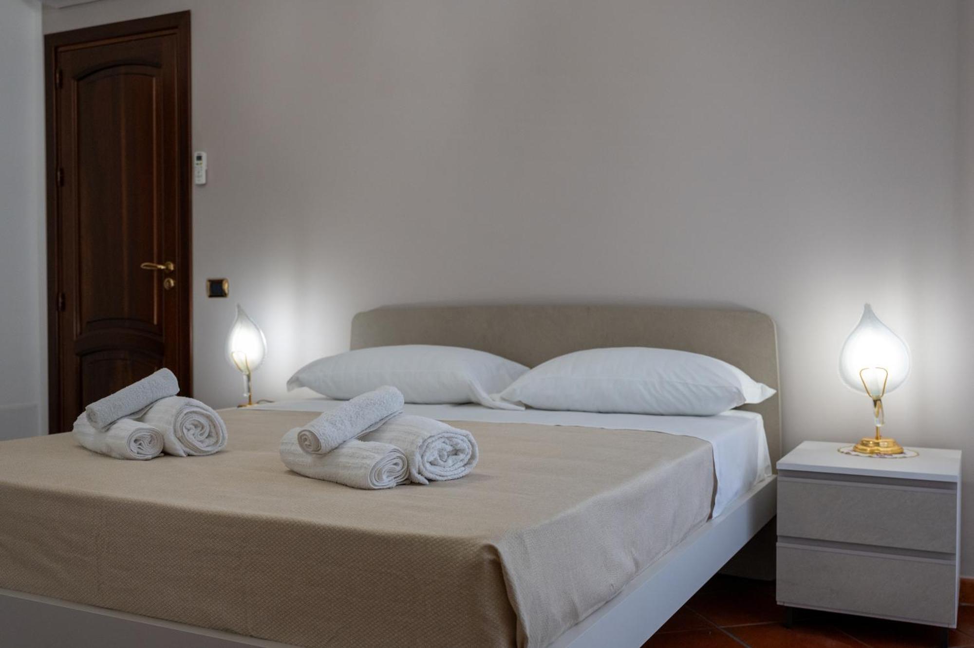 Casa Vacanze Tramonto Alla Marina Чефалу Екстериор снимка
