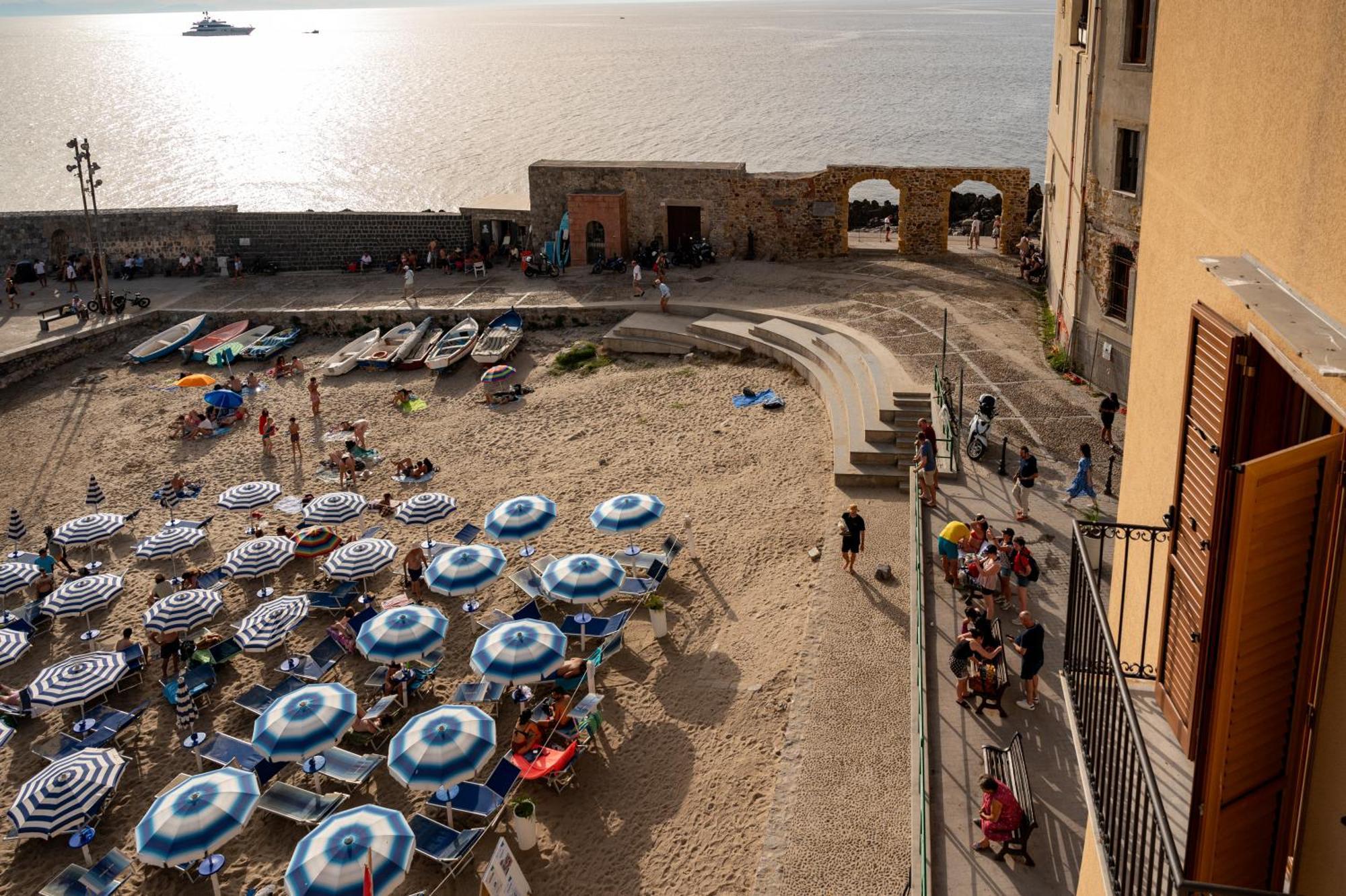 Casa Vacanze Tramonto Alla Marina Чефалу Екстериор снимка