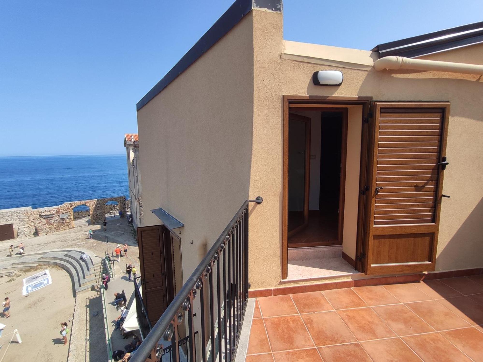 Casa Vacanze Tramonto Alla Marina Чефалу Екстериор снимка