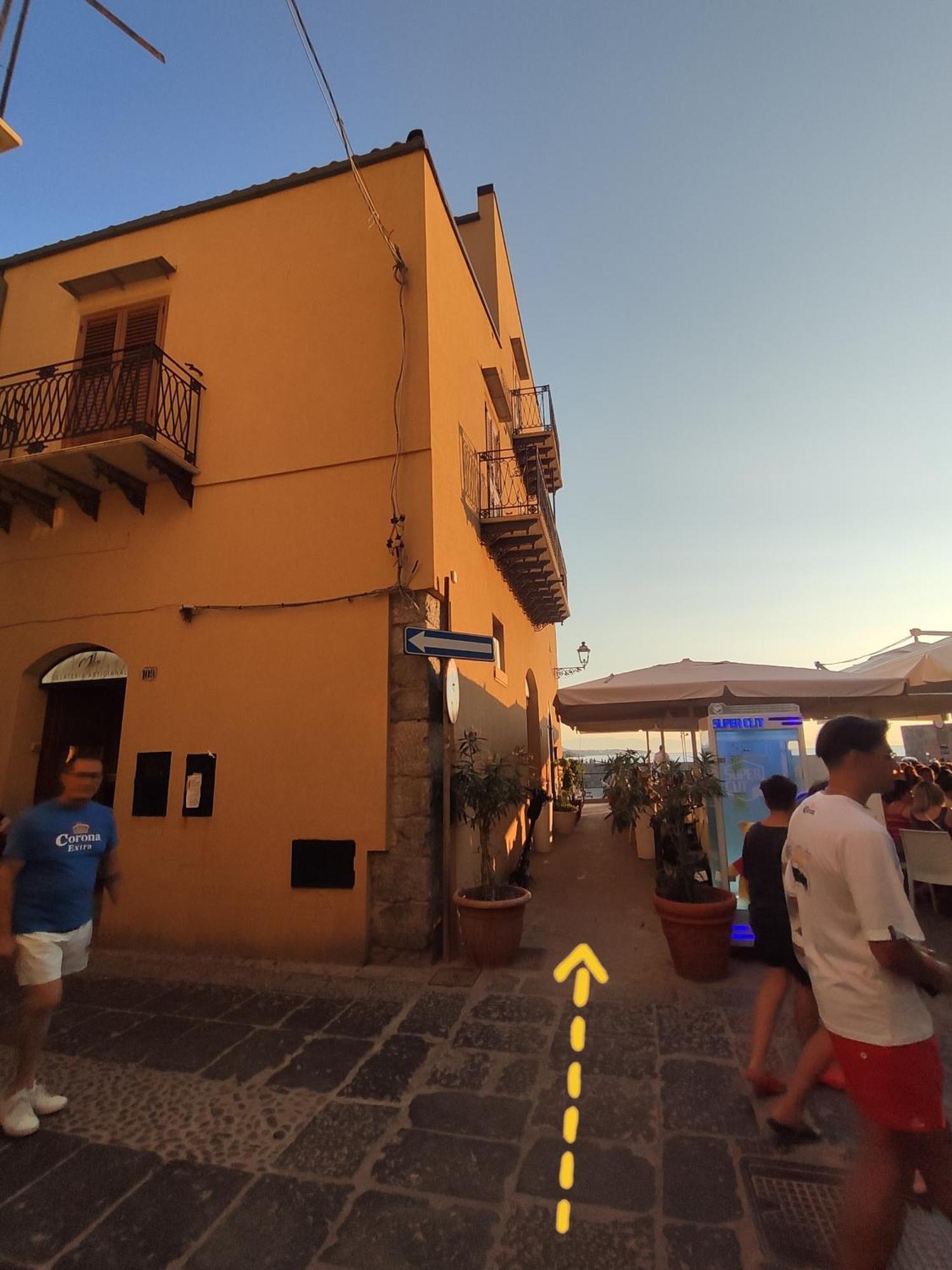 Casa Vacanze Tramonto Alla Marina Чефалу Екстериор снимка